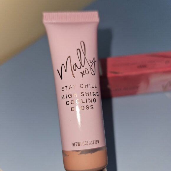 Mally Beauty Stay Chill High Shine Cooling Gloss “snowstorm sugar” - Picture 2 of 2
